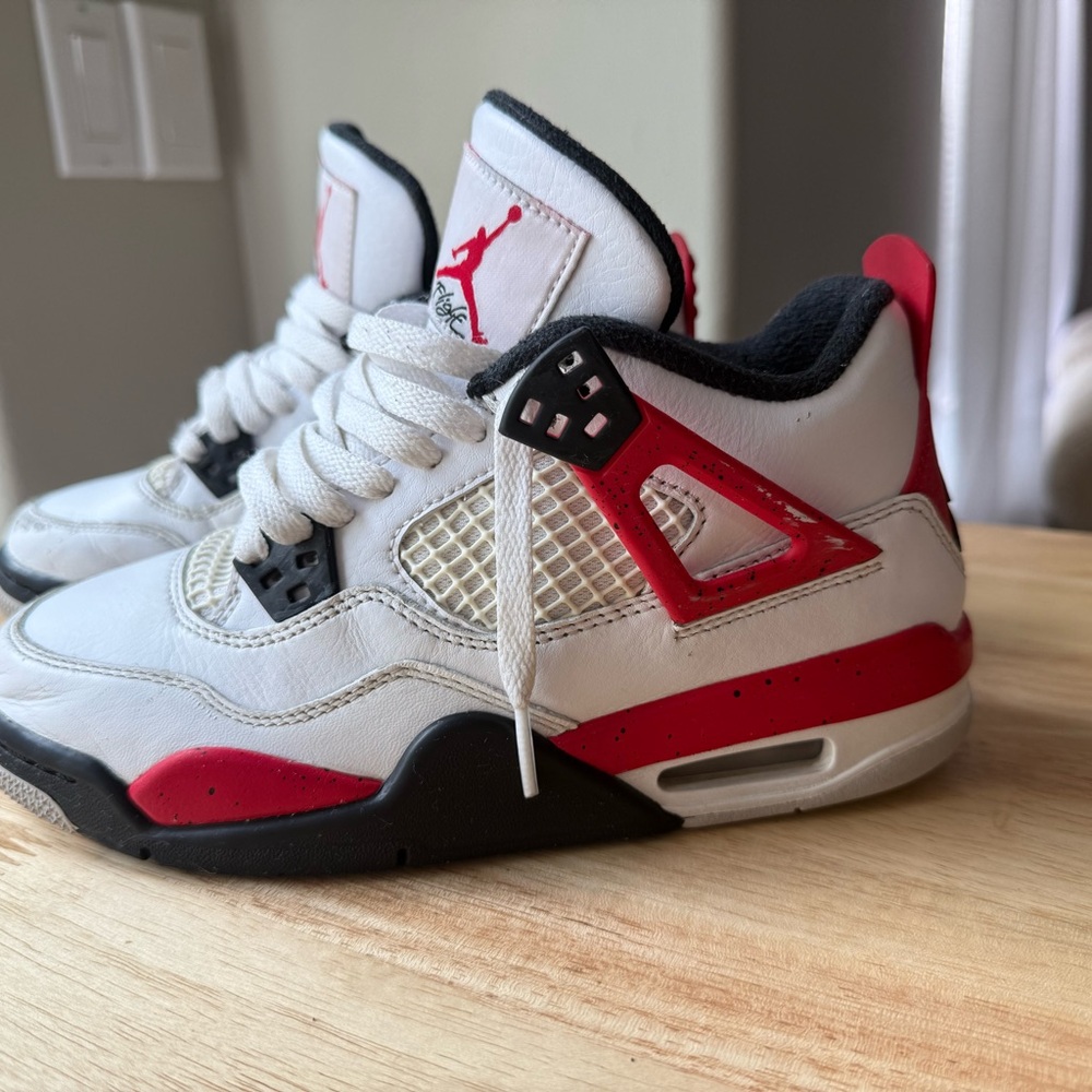 2023 Nike
Air Jordan 4 Retro GS 'Red Cement' Size 4 Youth Shoes